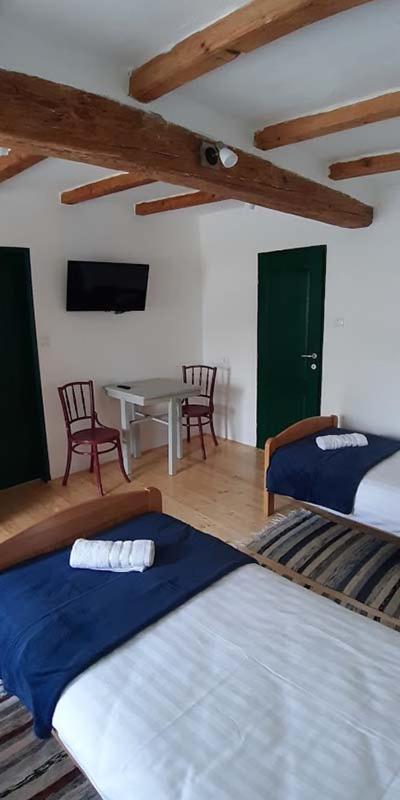 Hotel Eva House Pacir Esterno foto