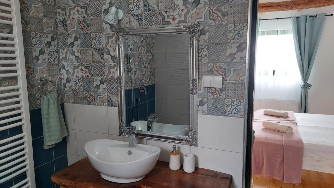 Hotel Eva House Pacir Esterno foto
