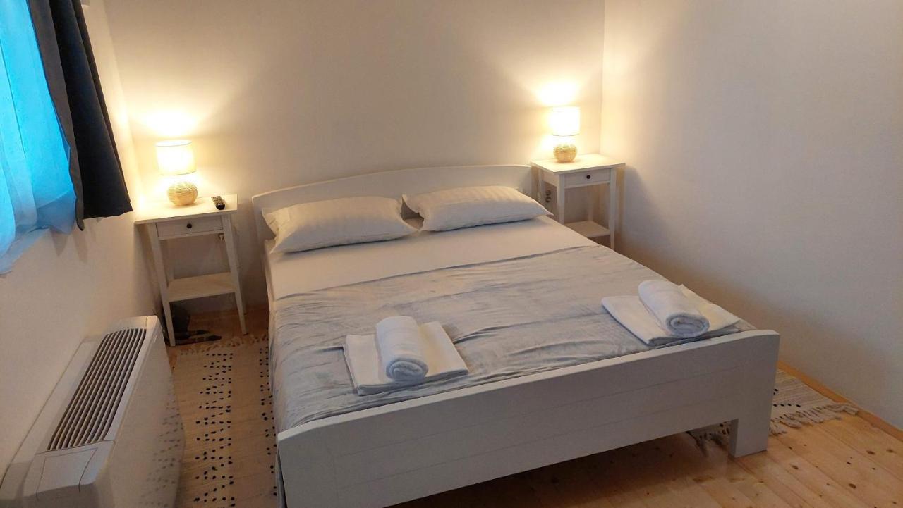 Hotel Eva House Pacir Esterno foto